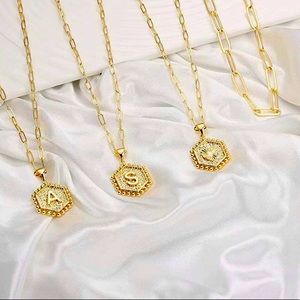 14k gold platted necklace with pendent letter A-Z